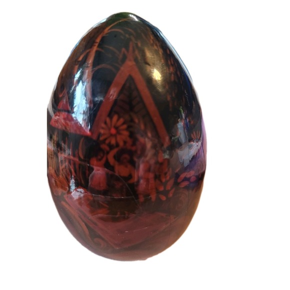 Handpainted Russian Laucqered Wooden Egg Home Scene Unsigned - Picture 4 of 4